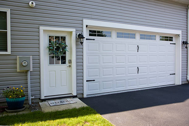24/7 Emergency Garage Door Panel Replacement experts in Louisa, VA